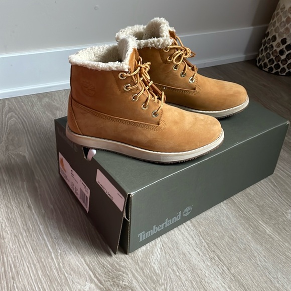 Kids/juniors wheat and cream timberland boots - Picture 1 of 4
